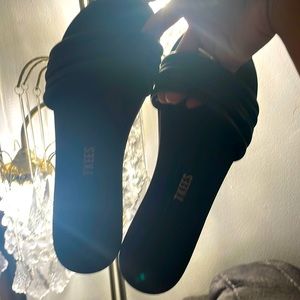 TKEES SANDALS black matte 6 💓